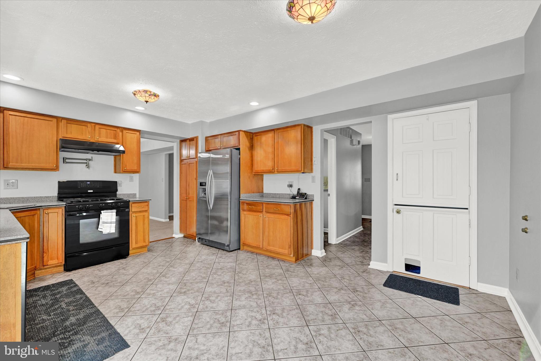 9546 Gunhill CIRCLE