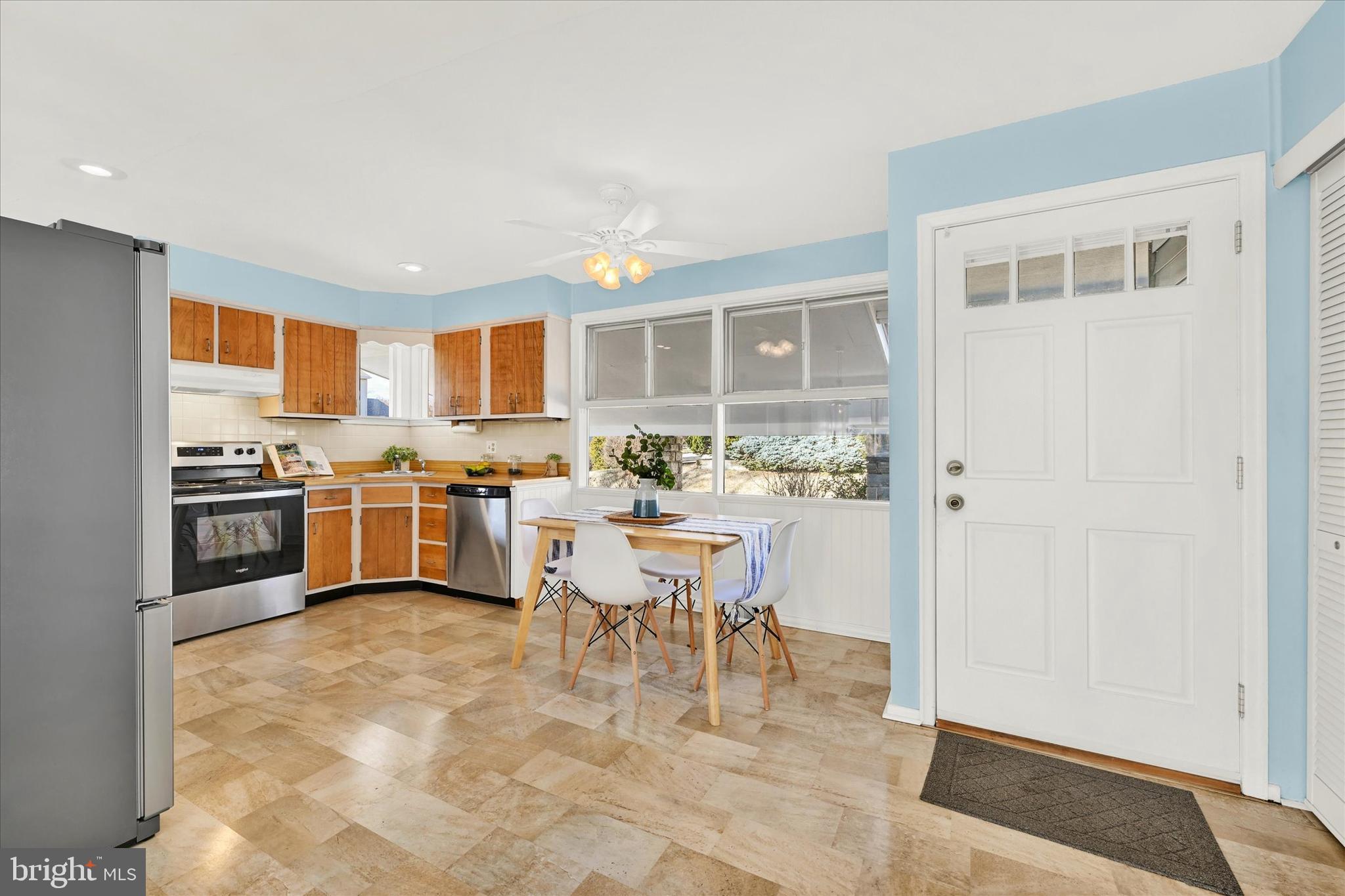606 Fairway DRIVE