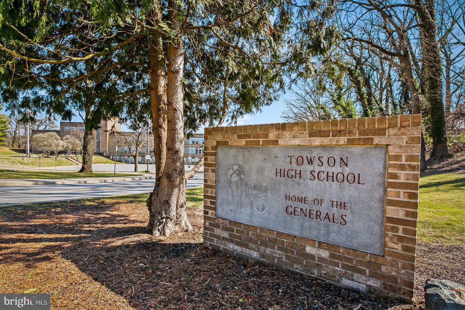 606 Fairway DRIVE