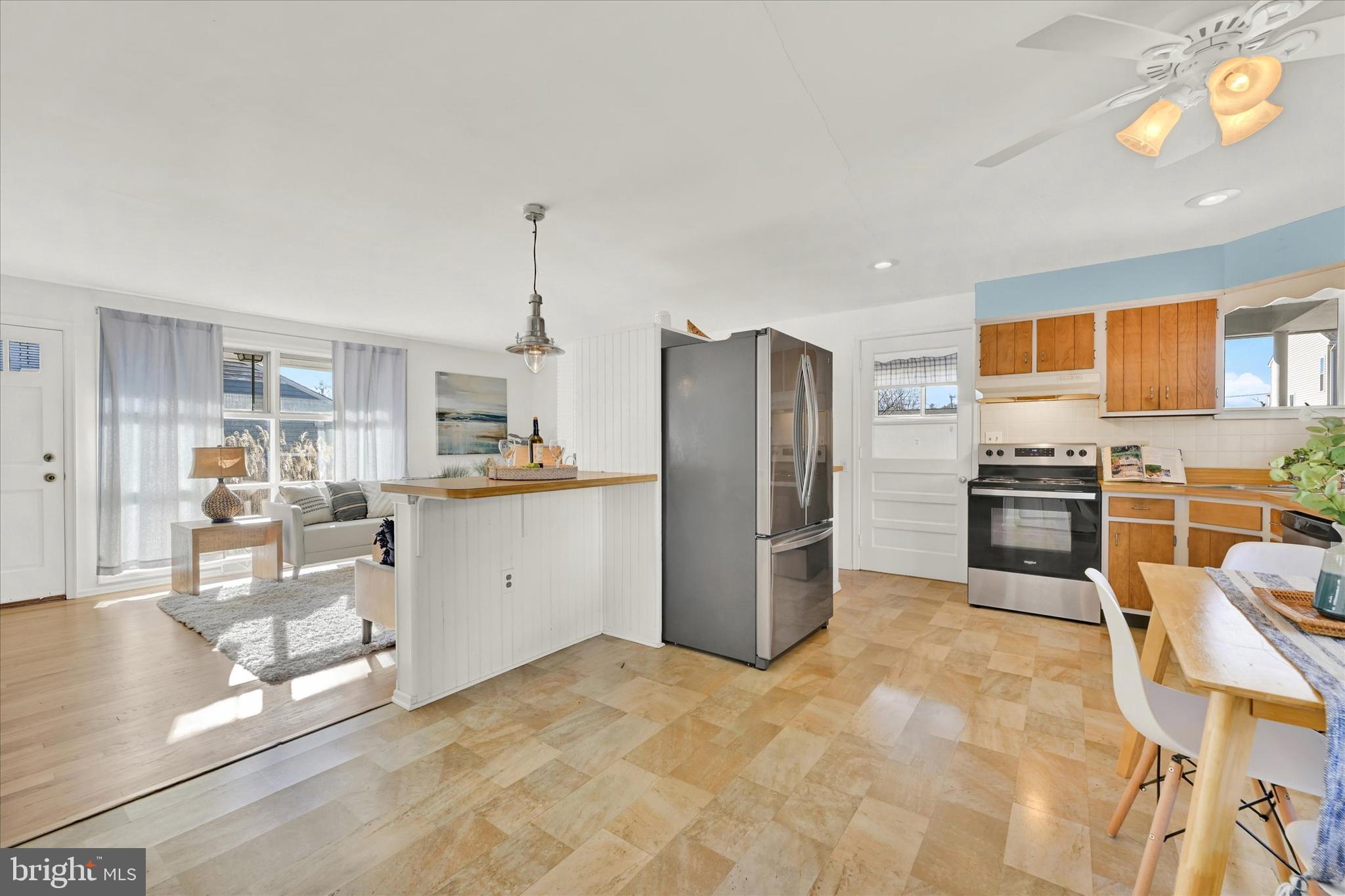 606 Fairway DRIVE