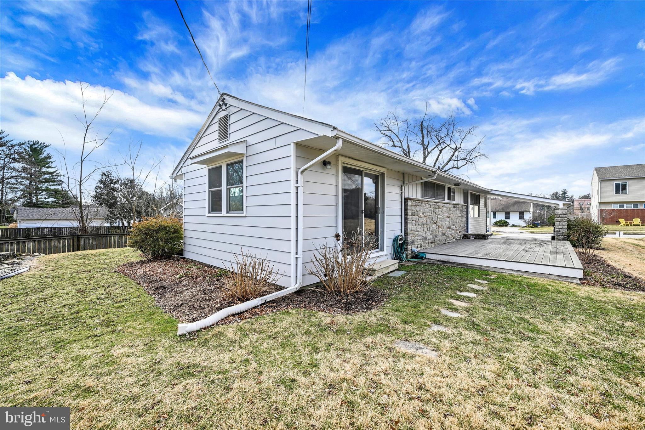 606 Fairway DRIVE
