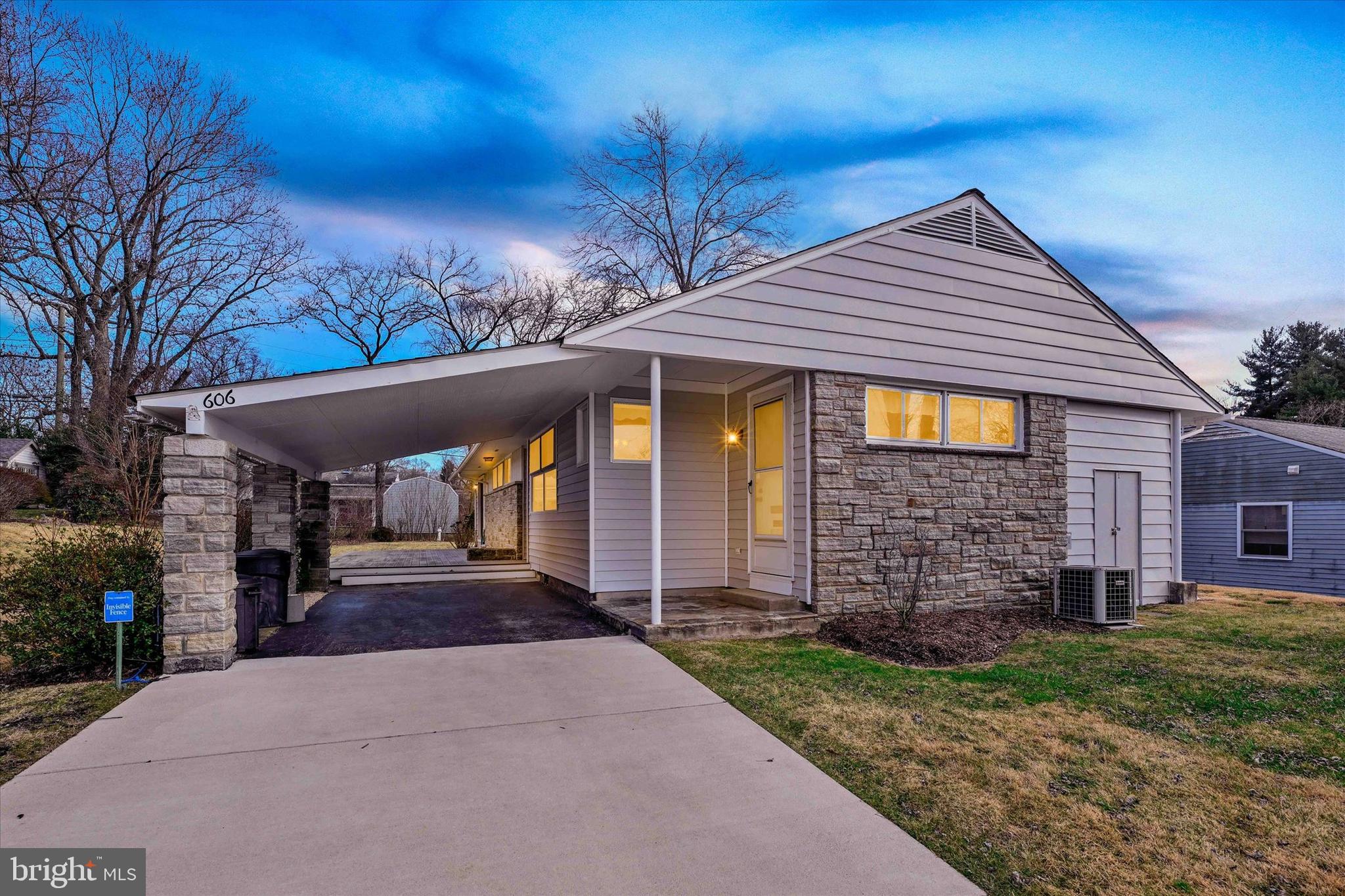 606 Fairway DRIVE