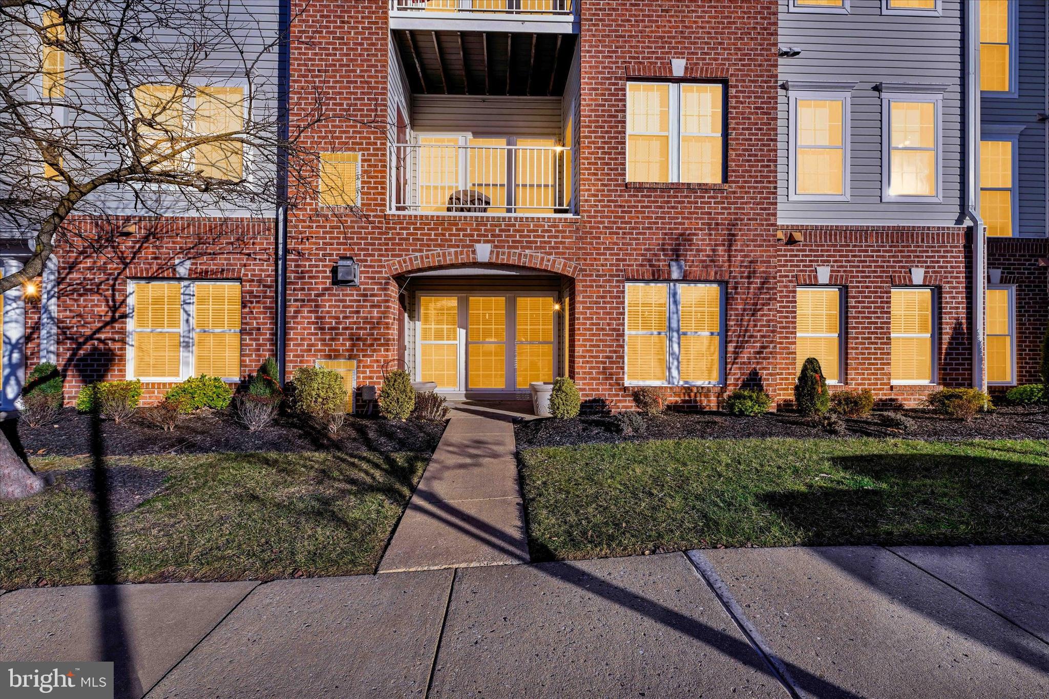 11 Brook Farm Court Unit: 11D