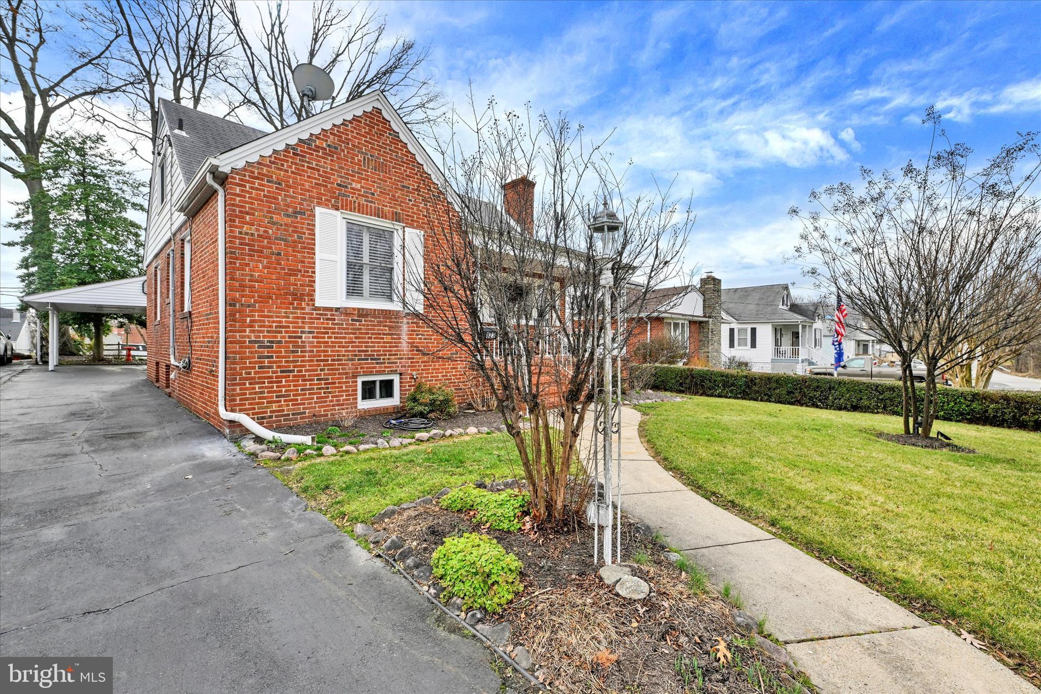 823 Dorsey Avenue