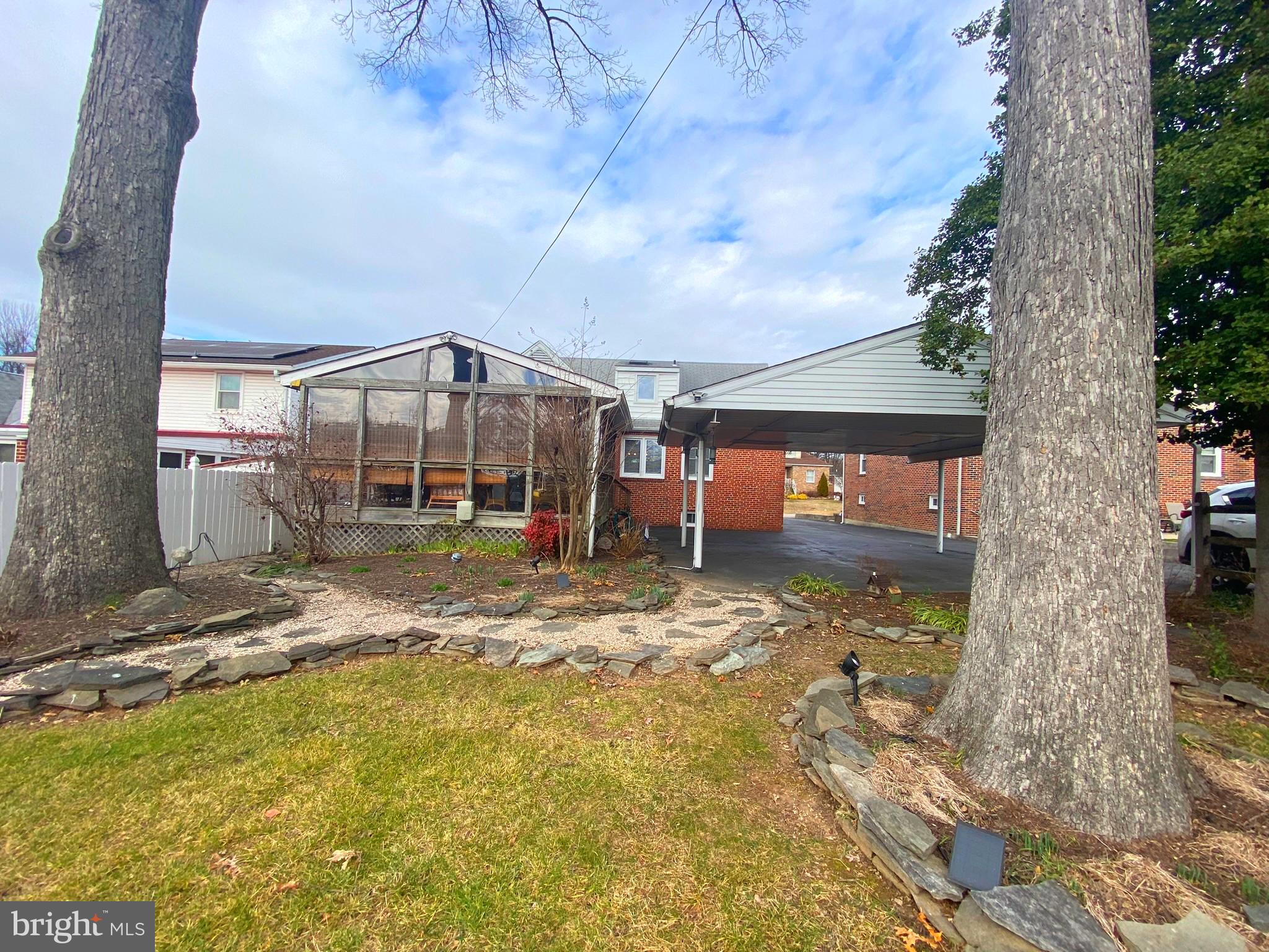 823 Dorsey Avenue