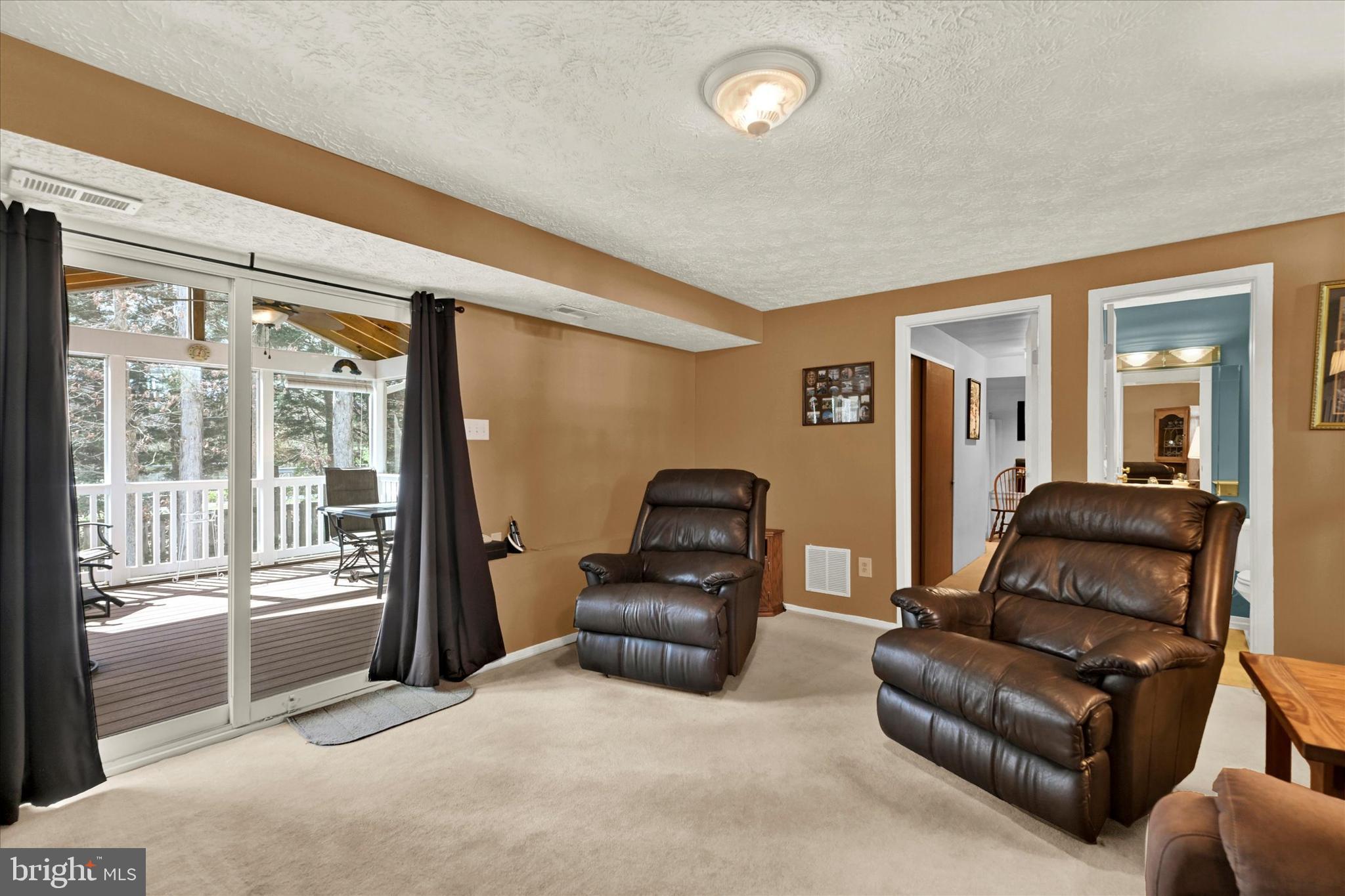 4909 Tartan Hill Rd