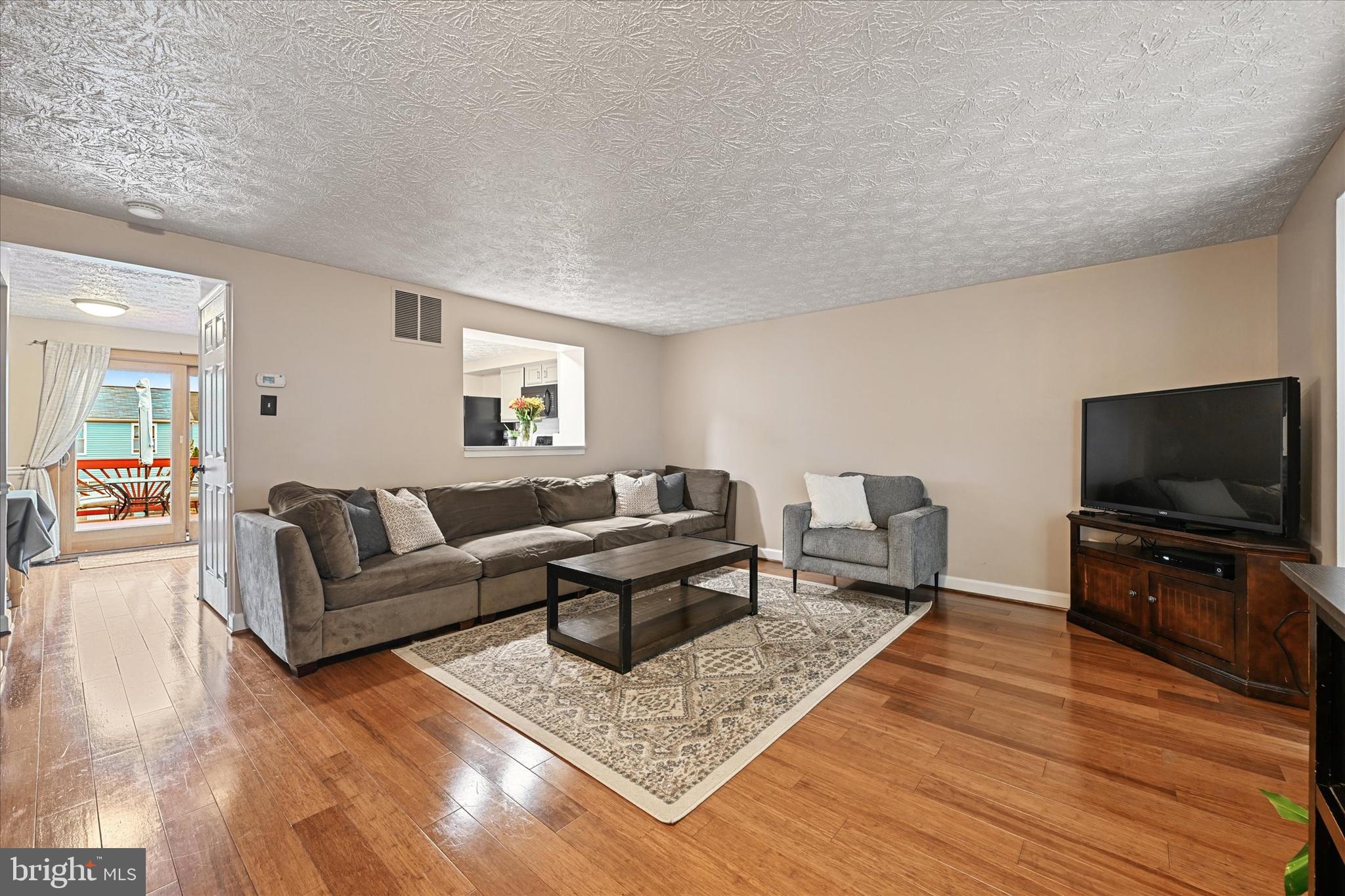 19 Rader Ct