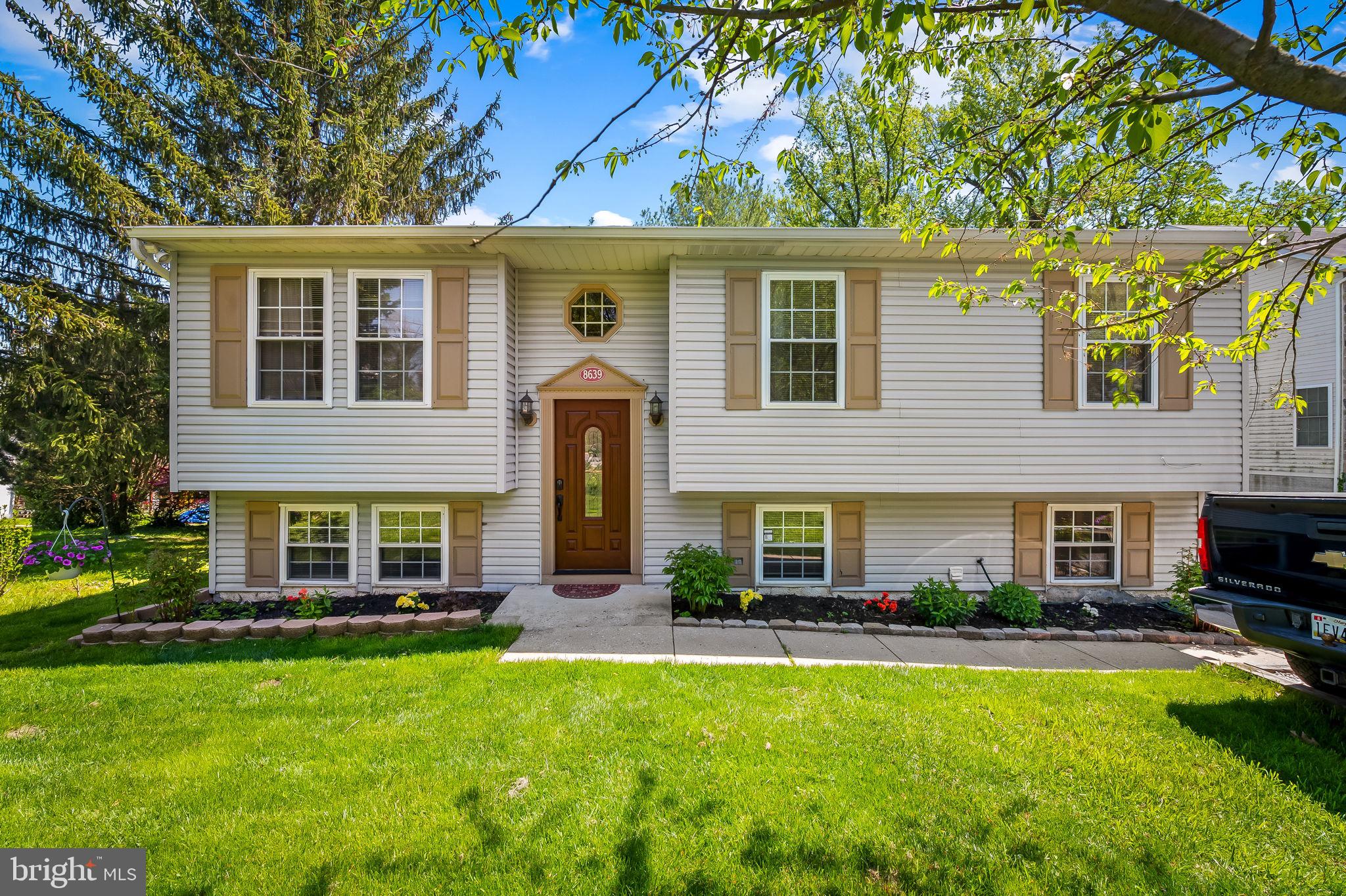 8639 Oakleigh Rd