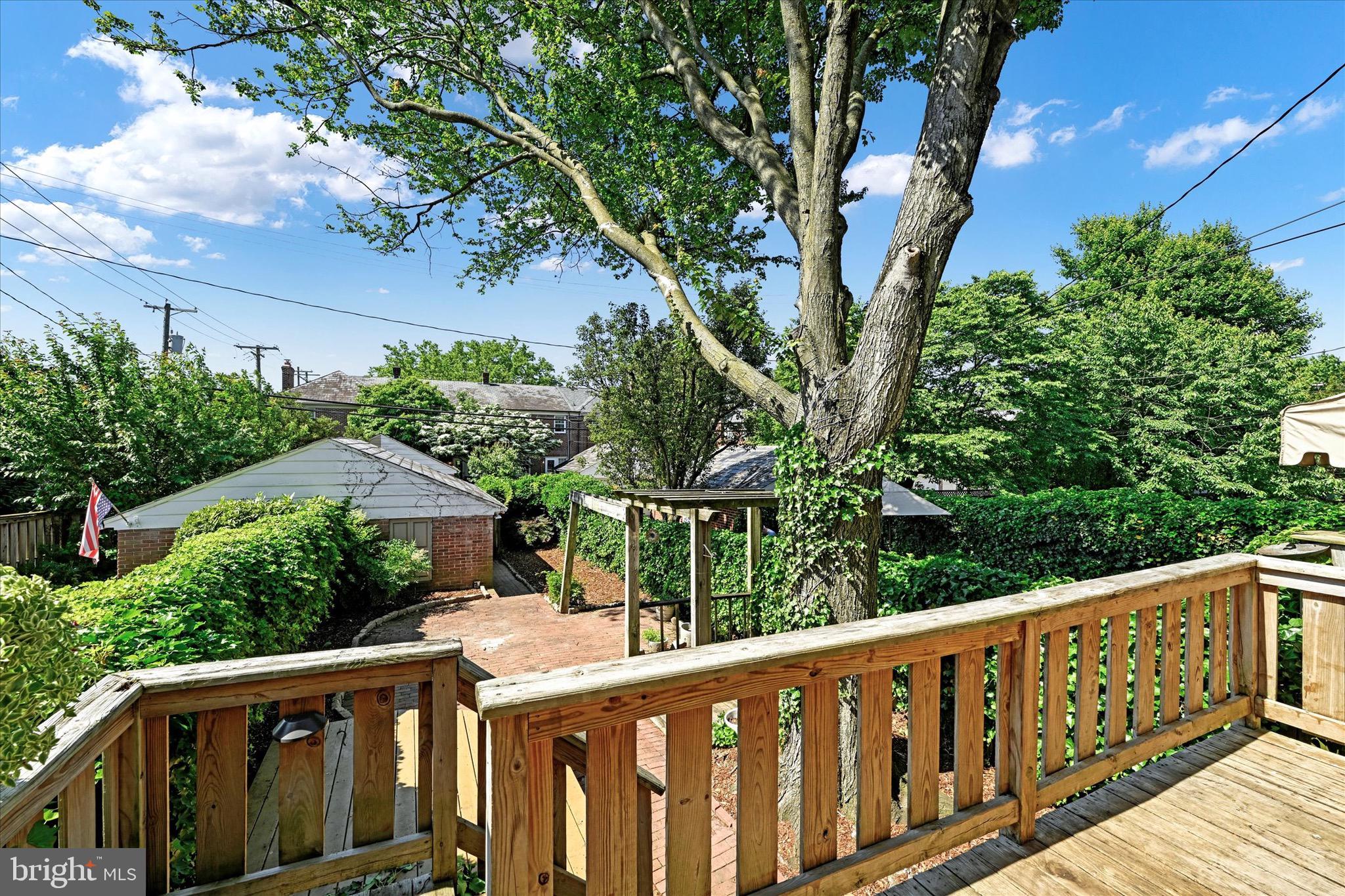 425 Dumbarton Rd