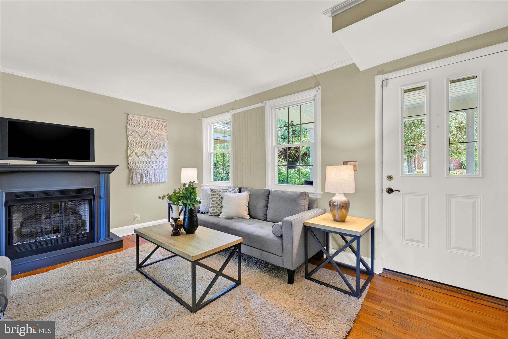 425 Dumbarton Rd