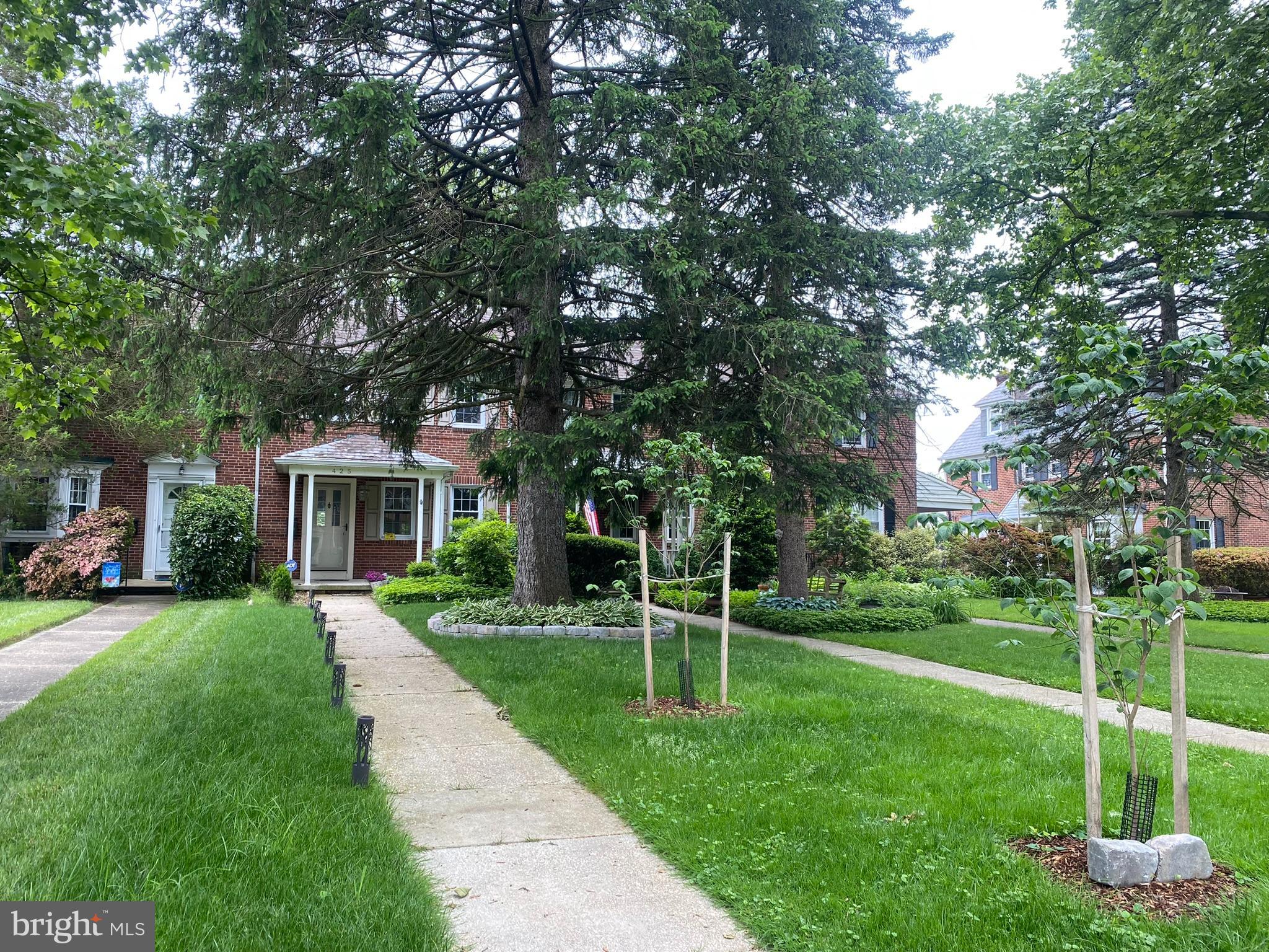 425 Dumbarton Rd