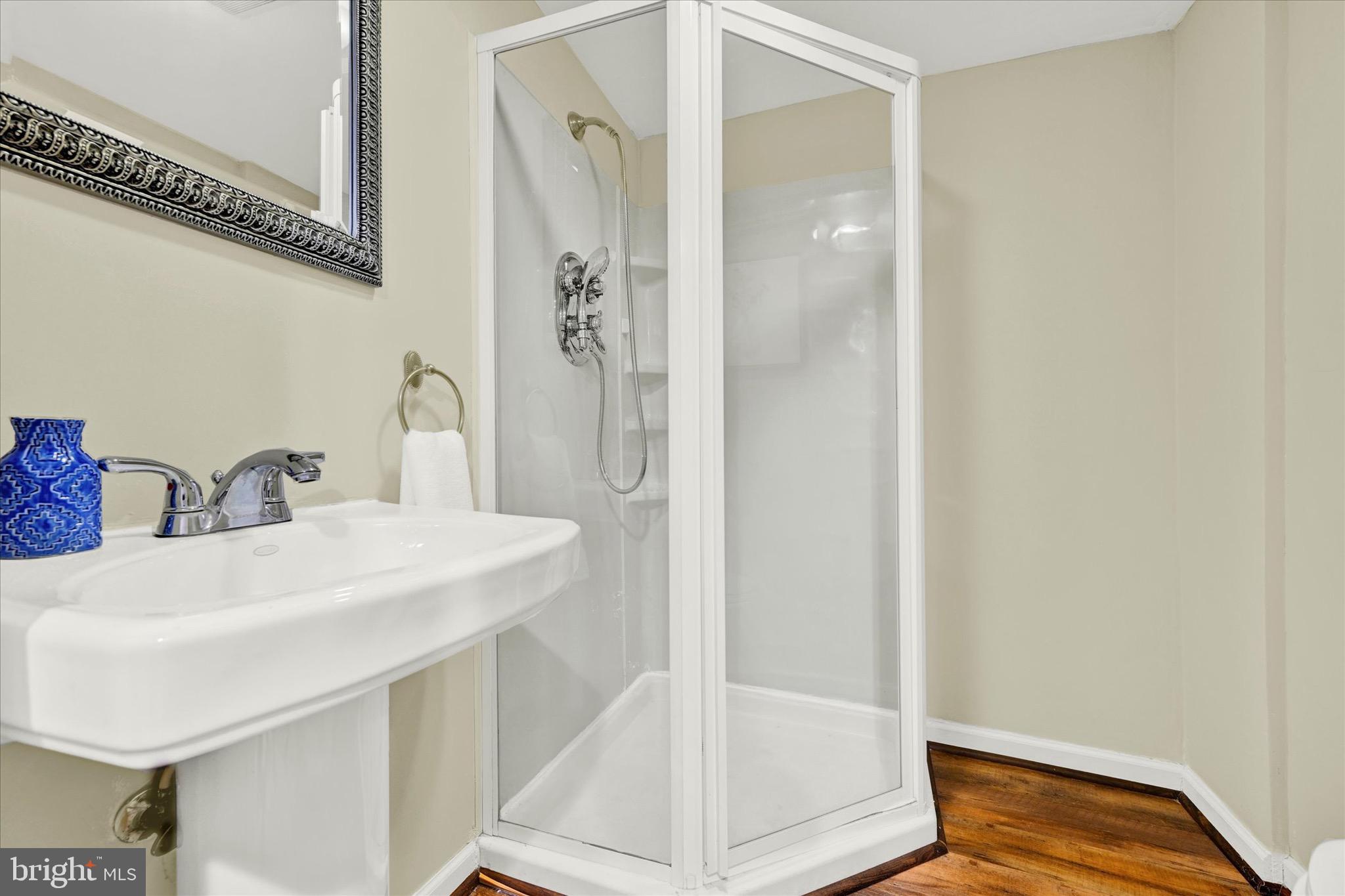 425 Dumbarton Rd
