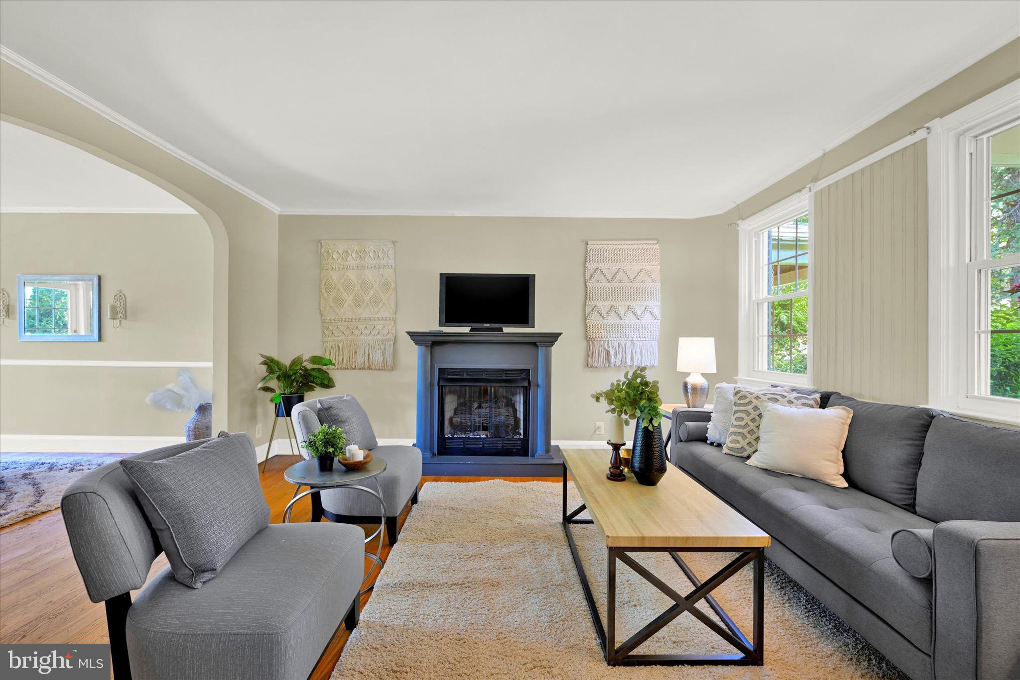 425 Dumbarton Rd