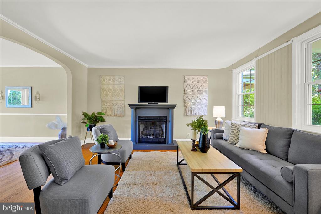 425 Dumbarton Rd