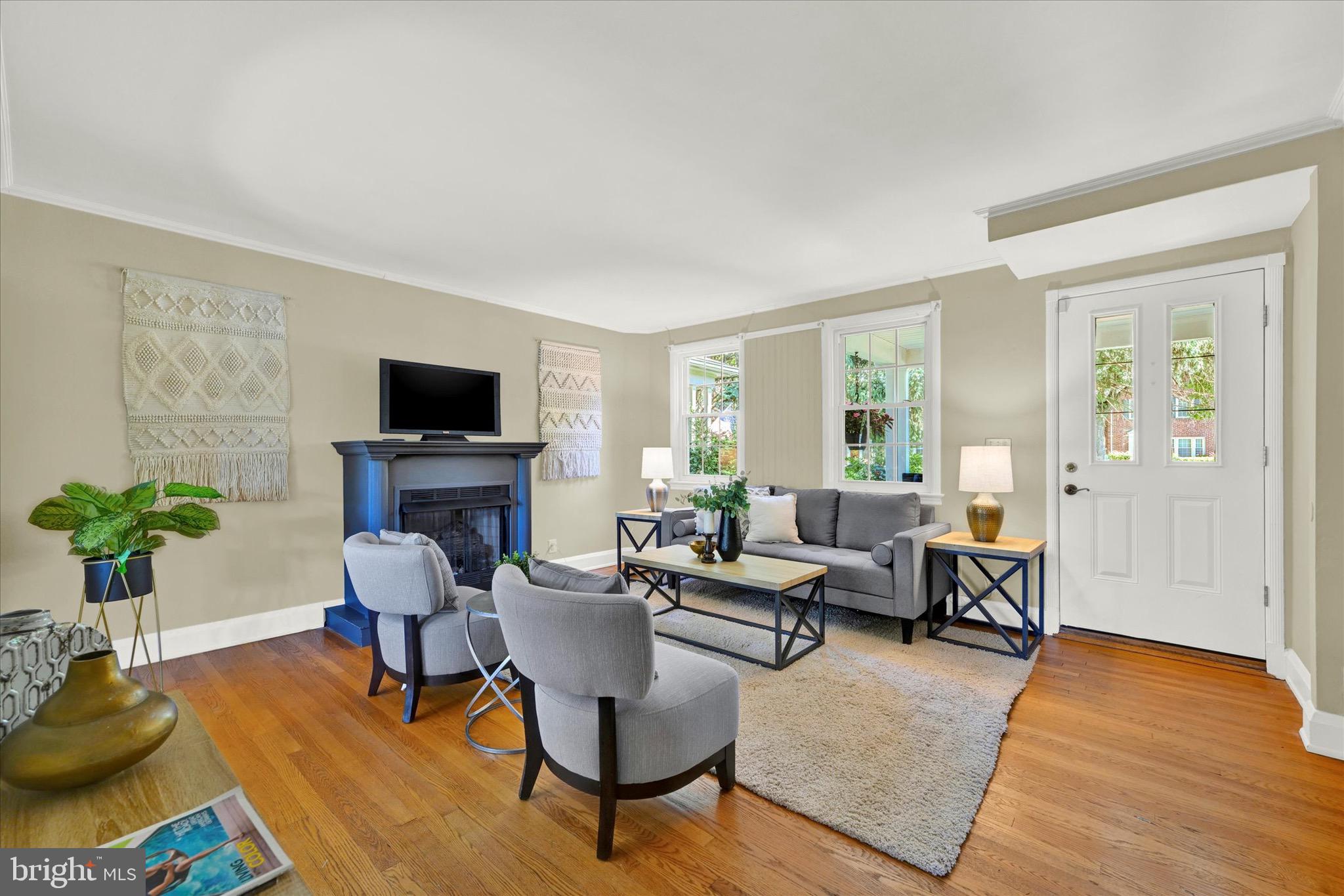425 Dumbarton Rd