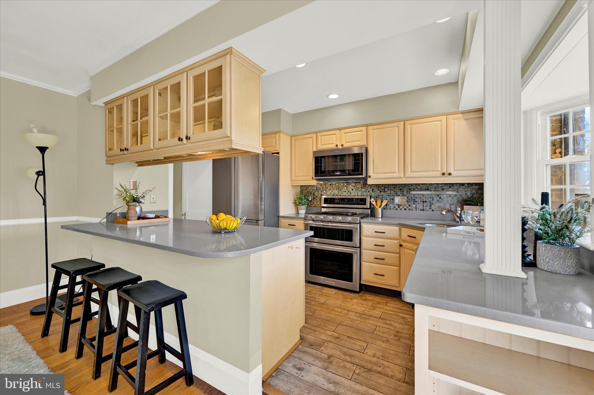425 Dumbarton Rd