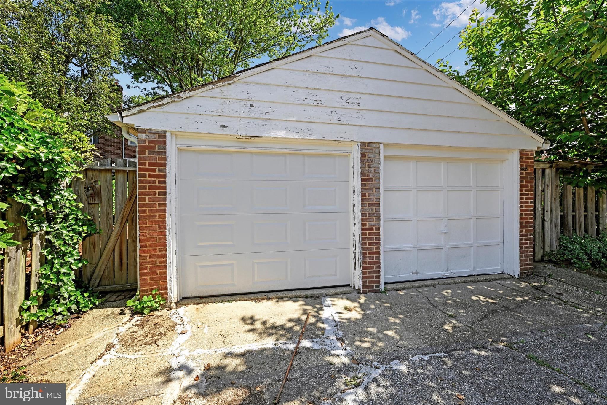 425 Dumbarton Rd