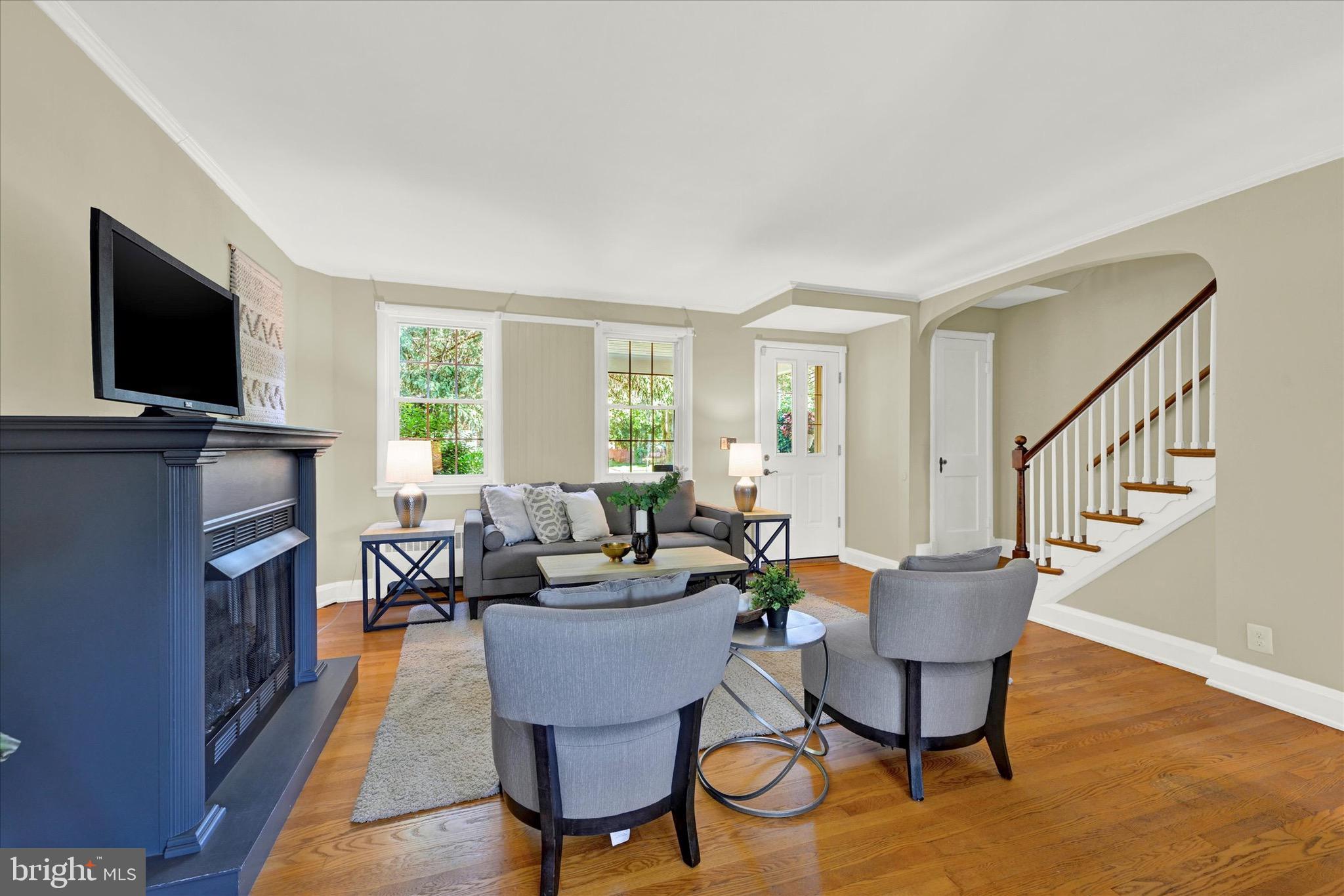 425 Dumbarton Rd