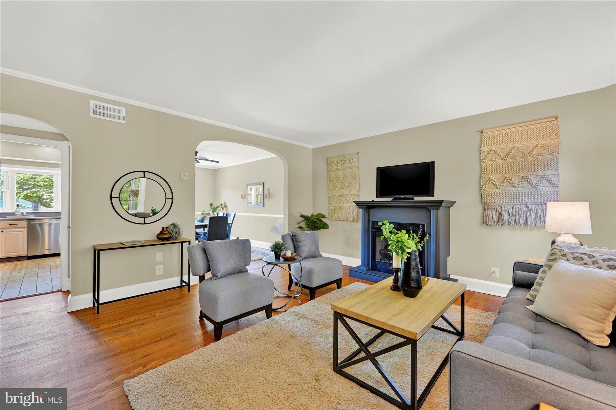 425 Dumbarton Rd
