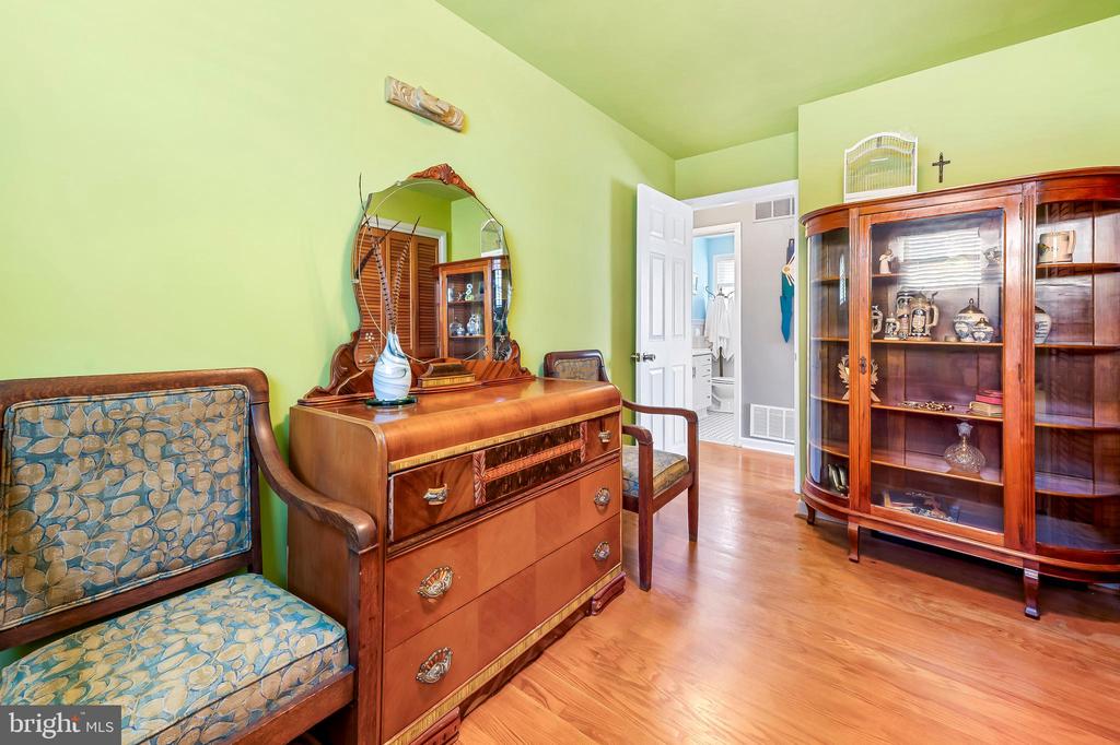 1 Hathaway Rd