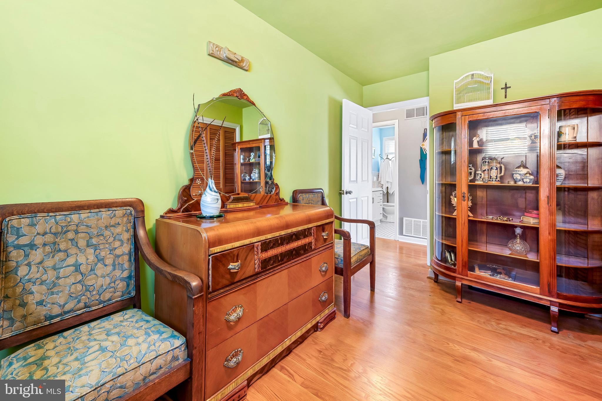 1 Hathaway Rd