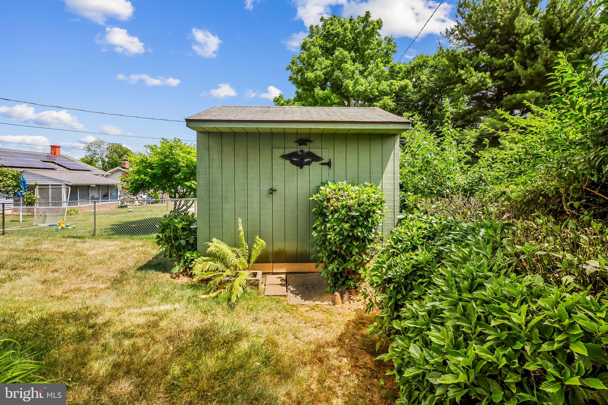 1 Hathaway Rd