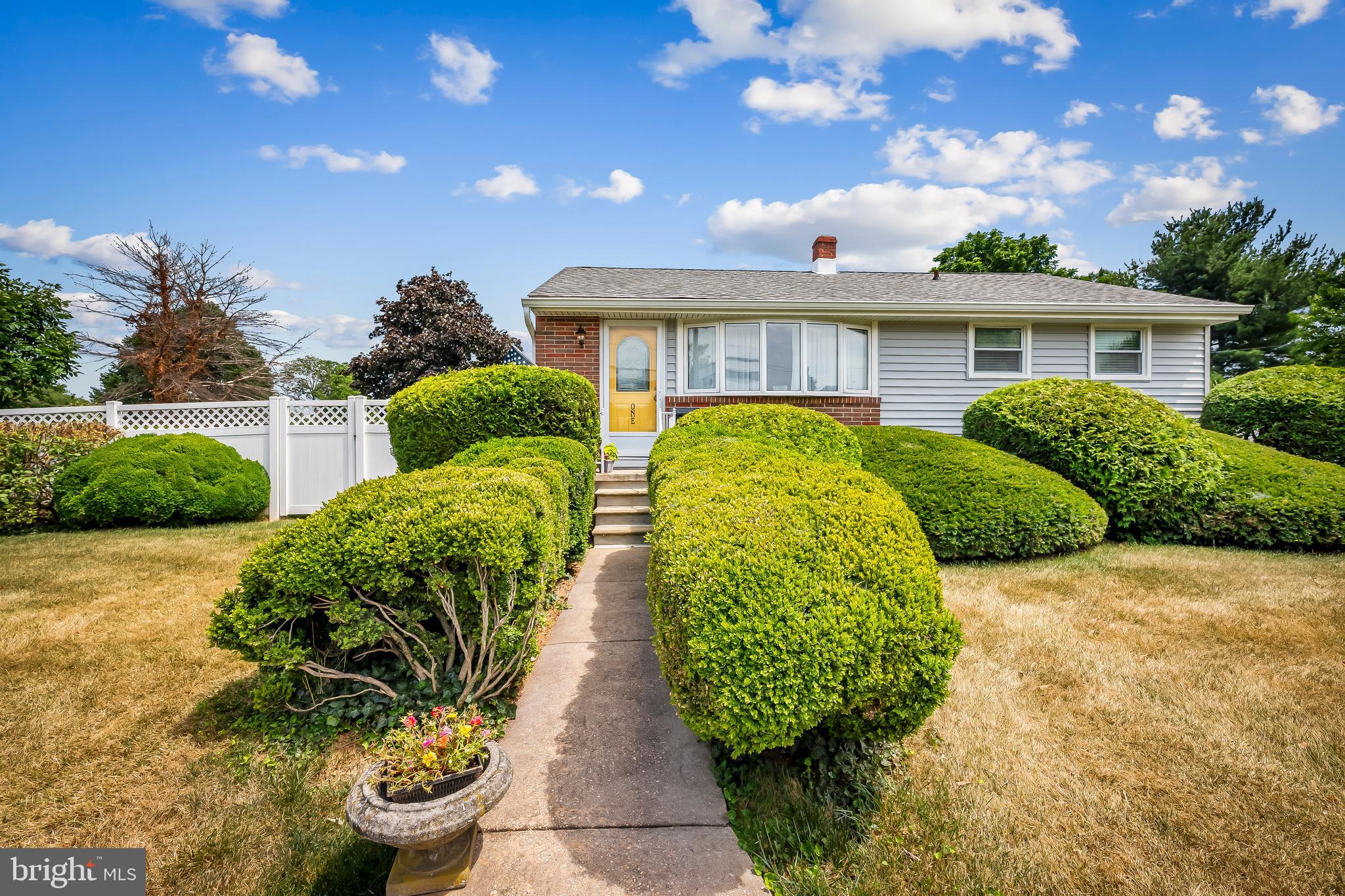 1 Hathaway Rd