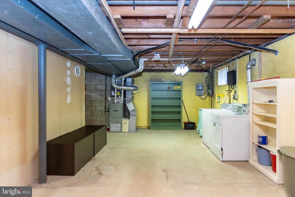 1001 Roxleigh Rd