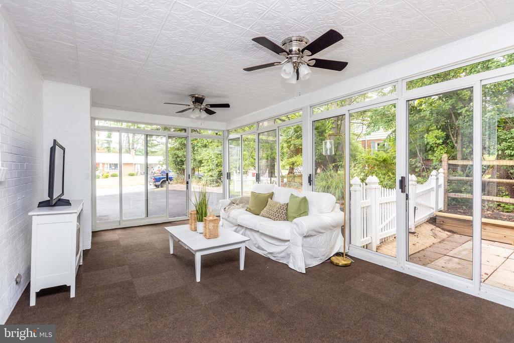 1001 Roxleigh Rd