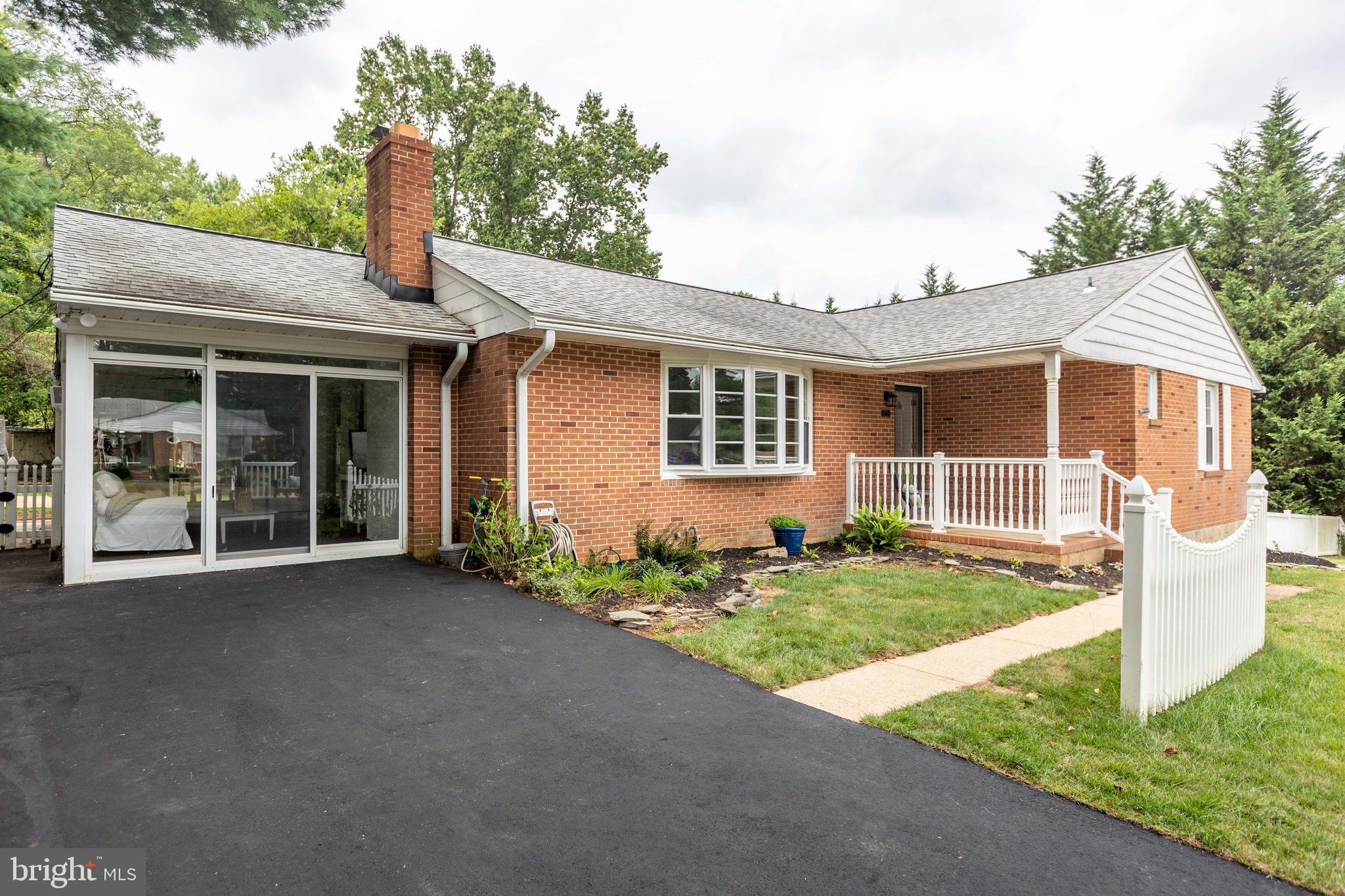 1001 Roxleigh Rd