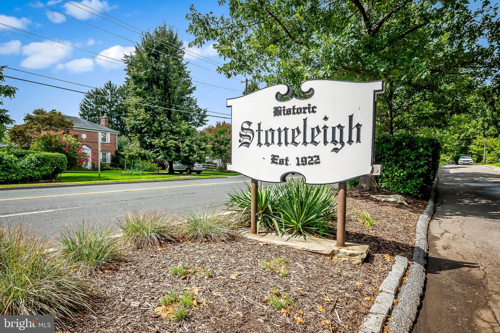 813 Ridgeleigh Rd