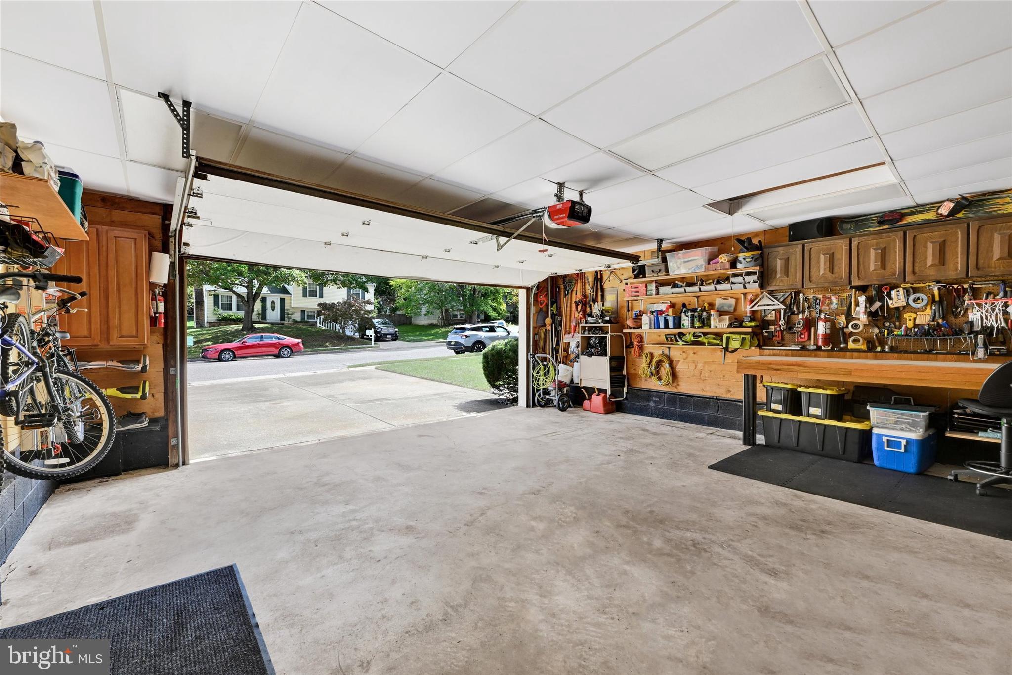 9542 Hickoryhurst Dr