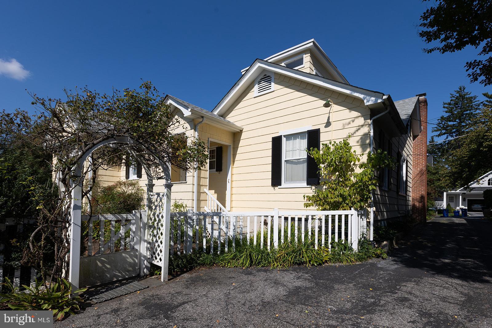1505 Maywood Ave