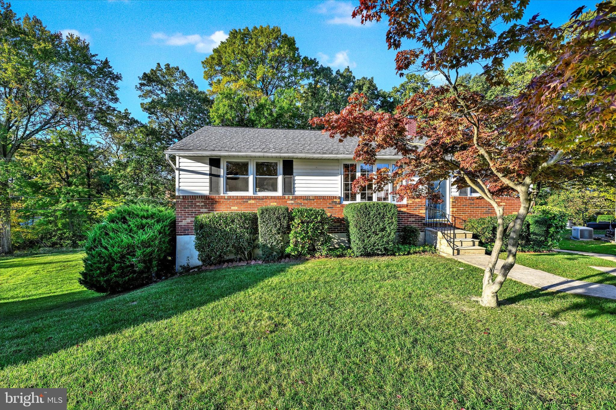 3303 Delpha Ct