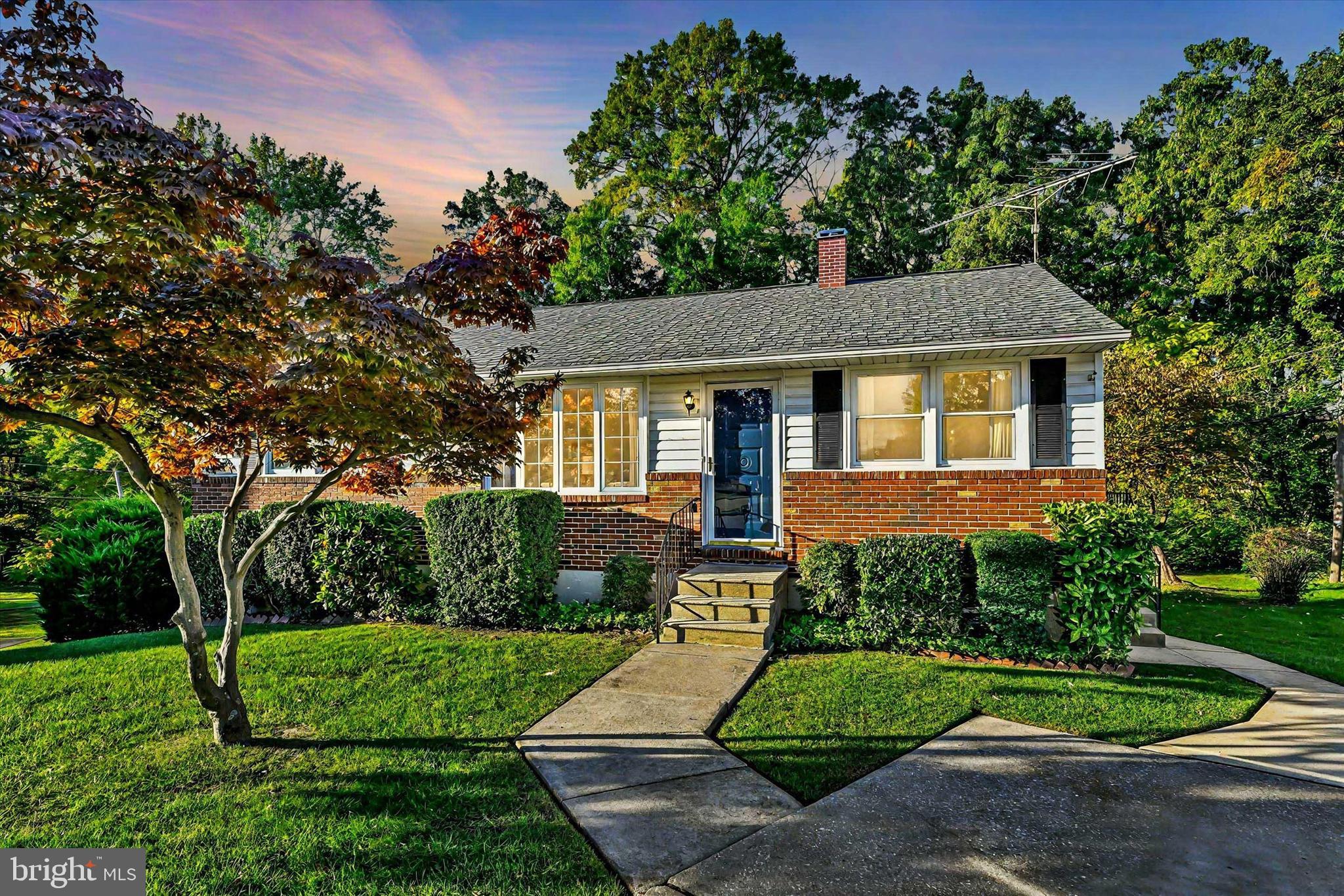 3303 Delpha Ct