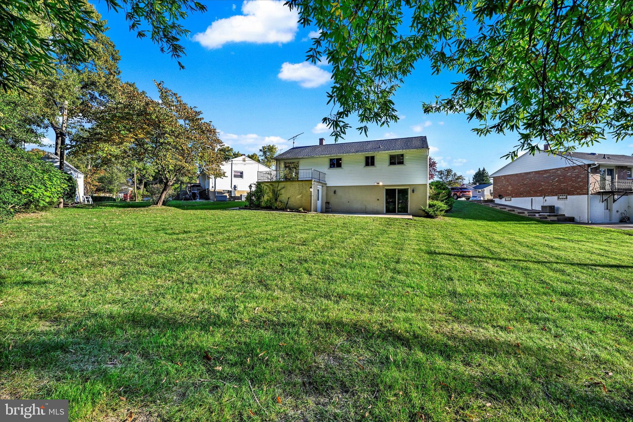 3303 Delpha Ct