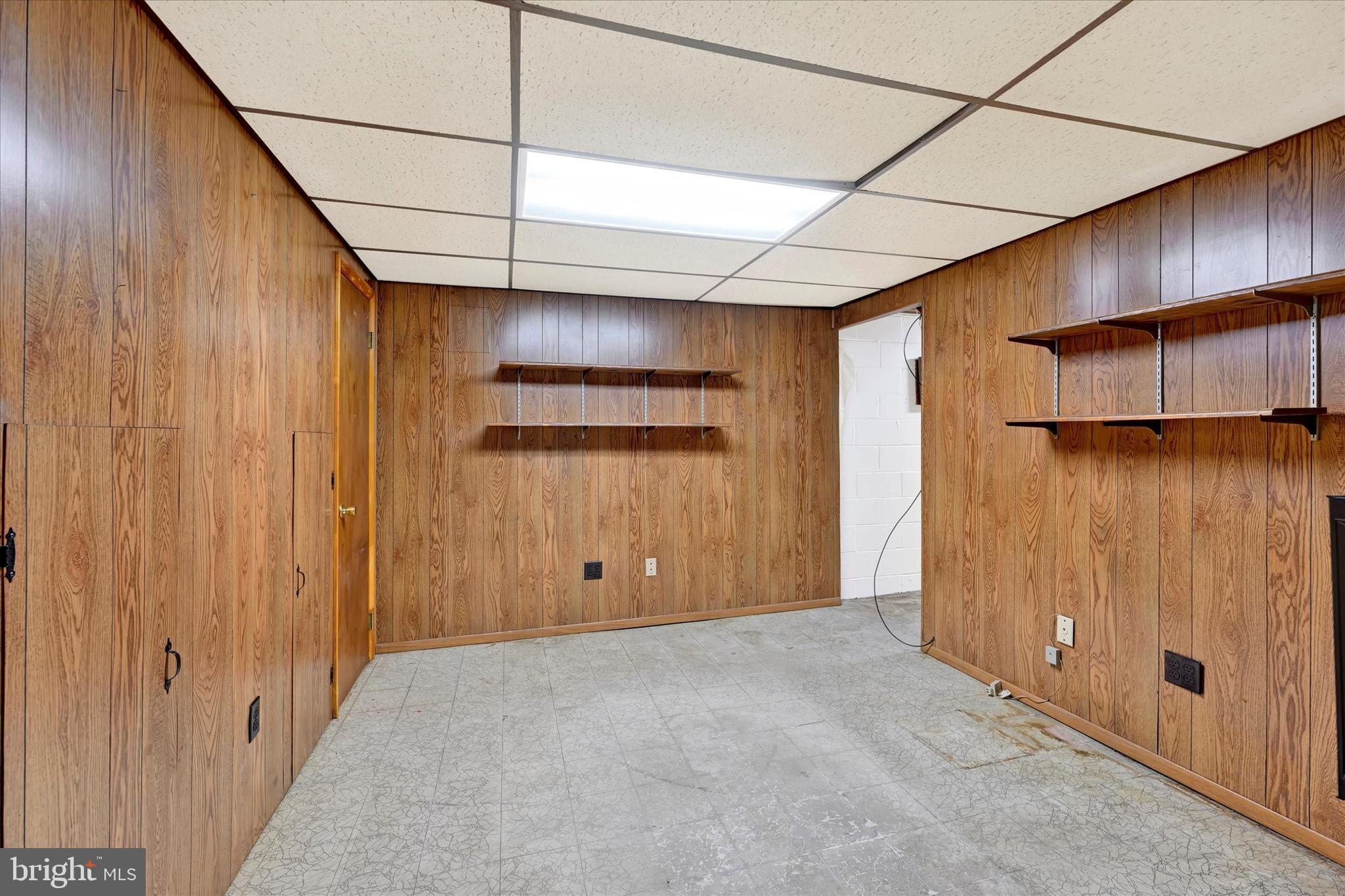 3303 Delpha Ct