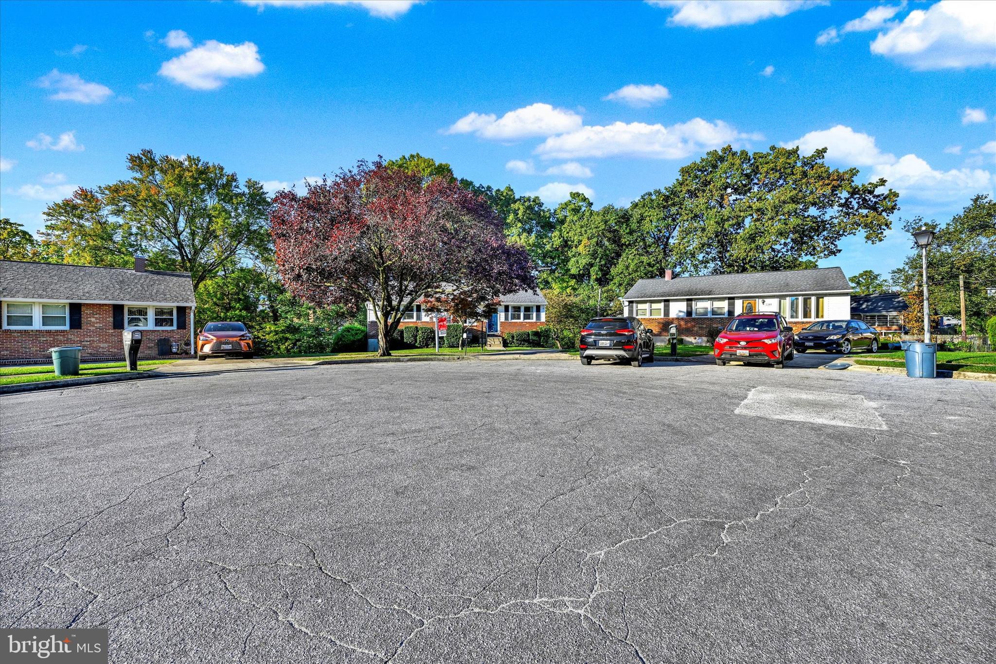 3303 Delpha Ct