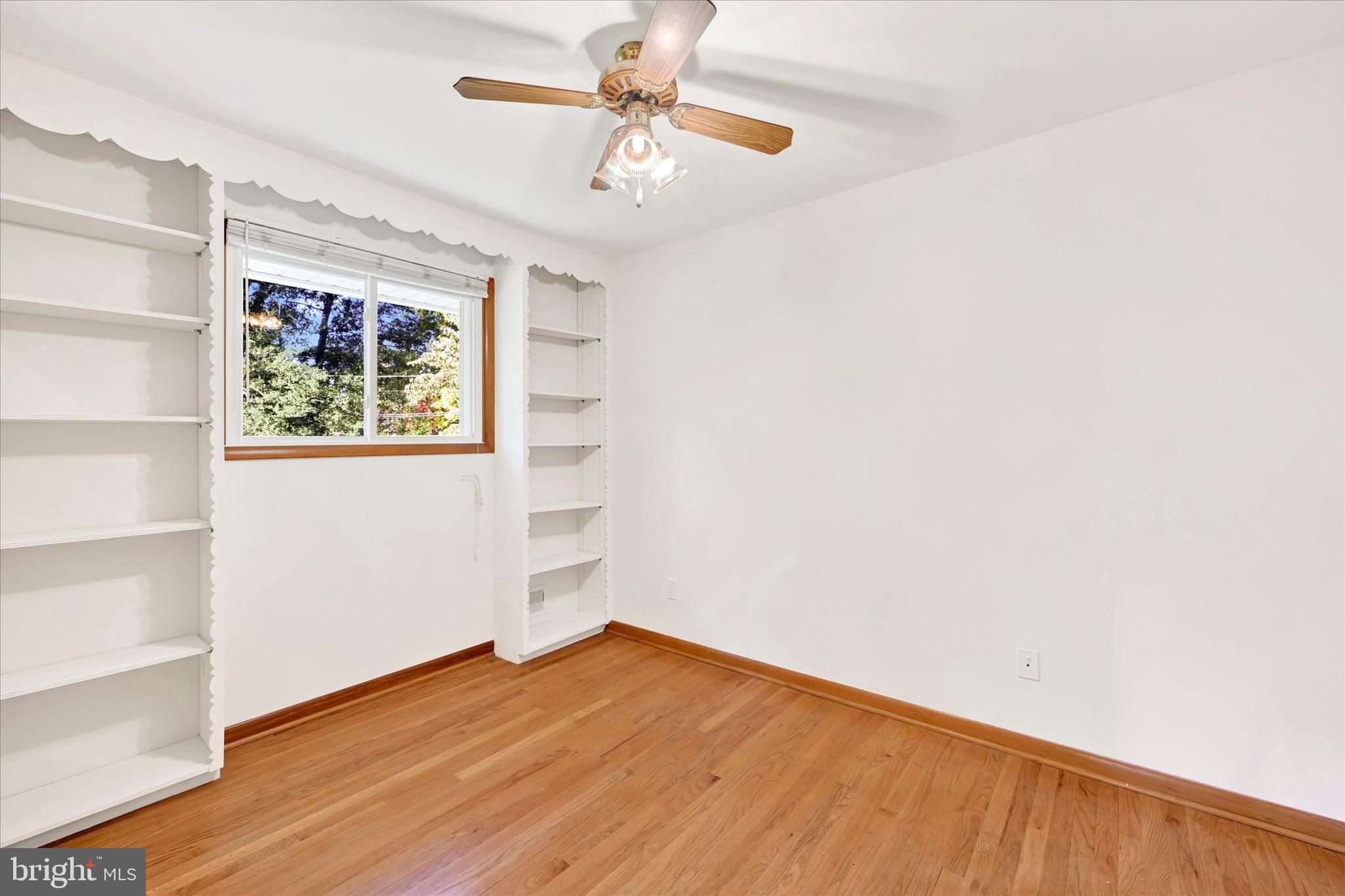 3303 Delpha Ct