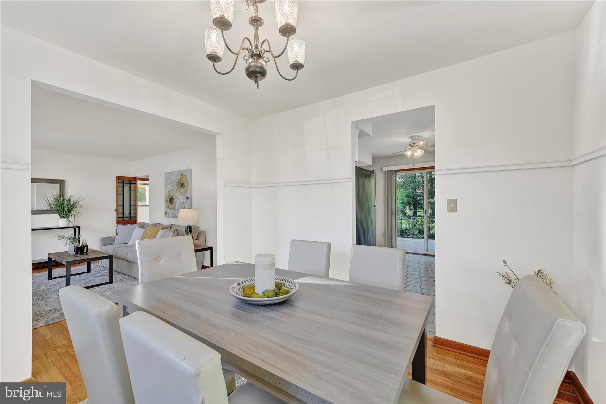 3303 Delpha Ct
