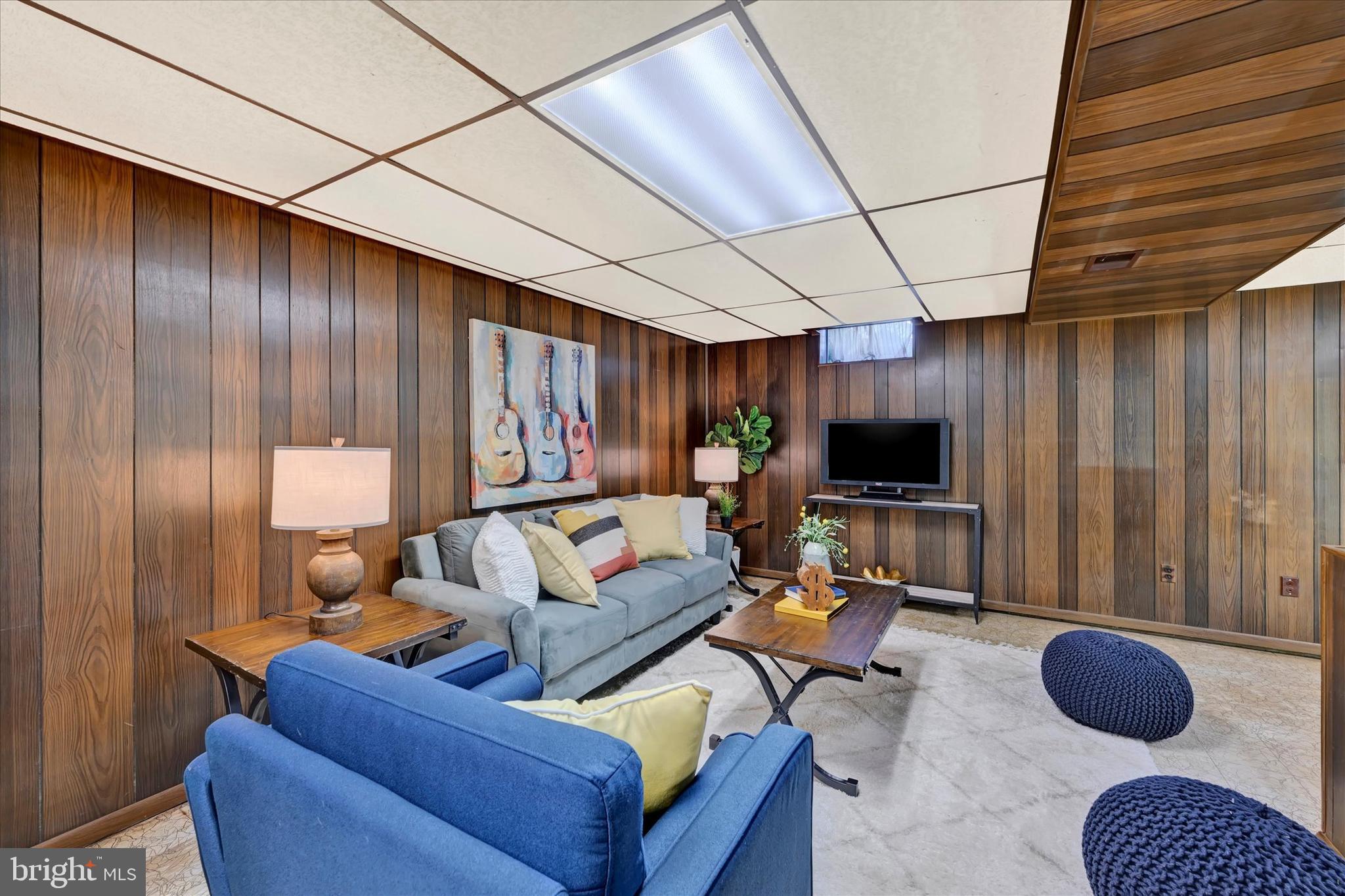 3303 Delpha Ct