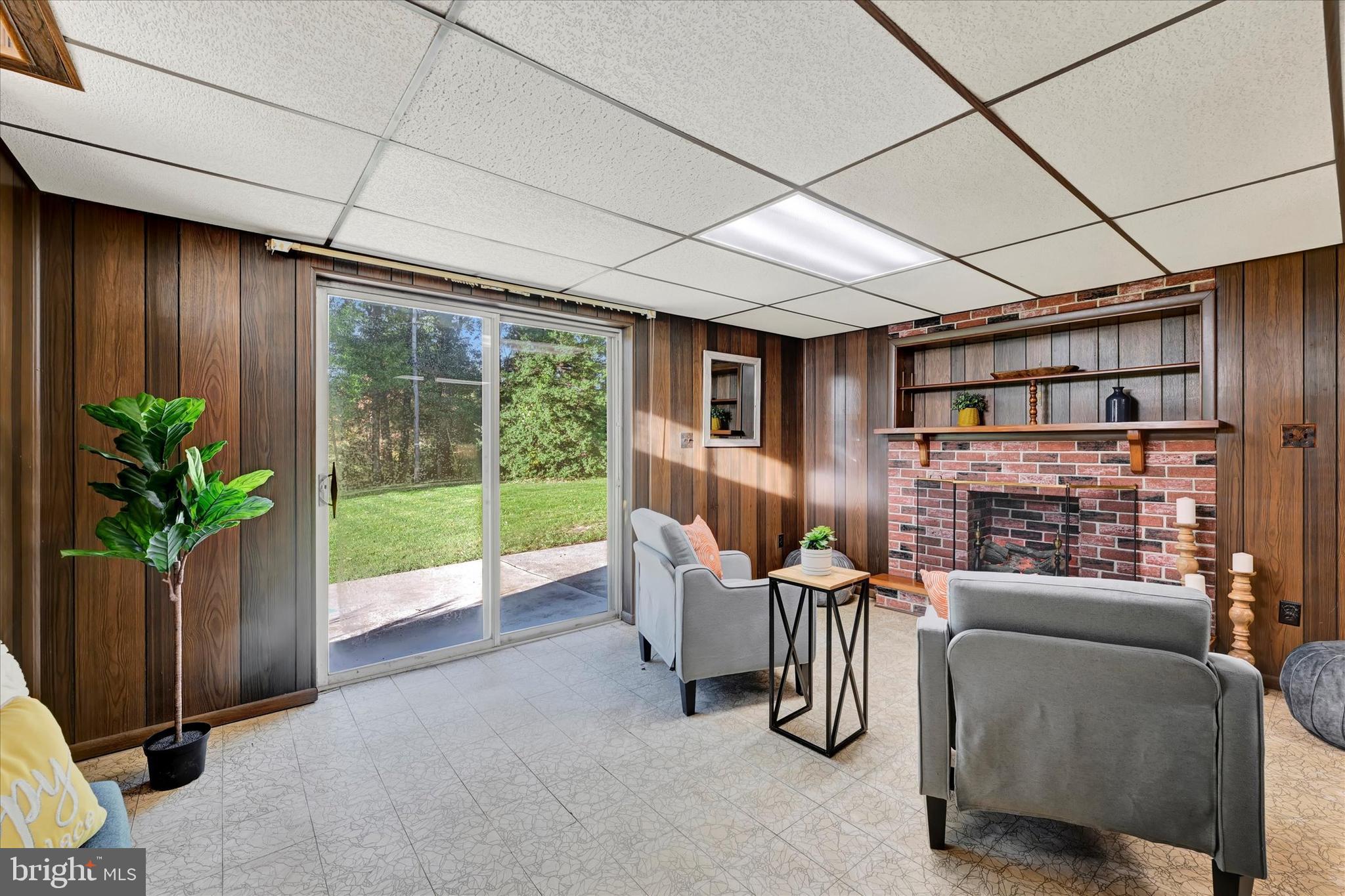 3303 Delpha Ct