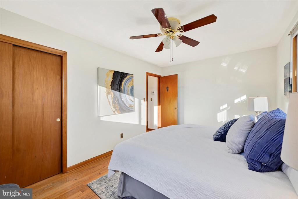 3303 Delpha Ct