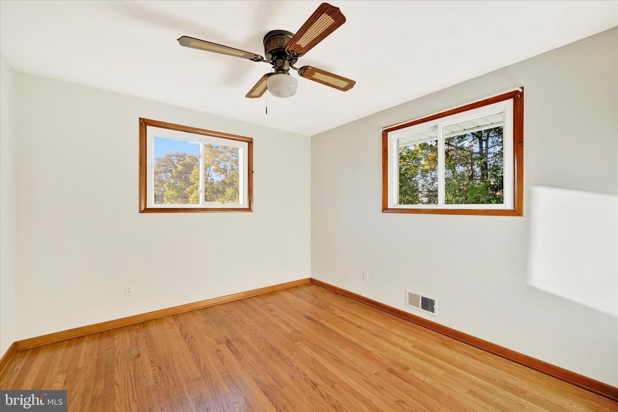 3303 Delpha Ct