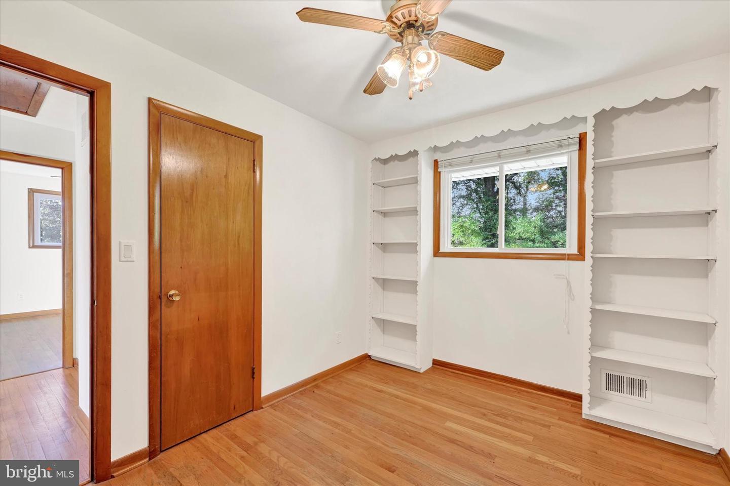 3303 Delpha Ct