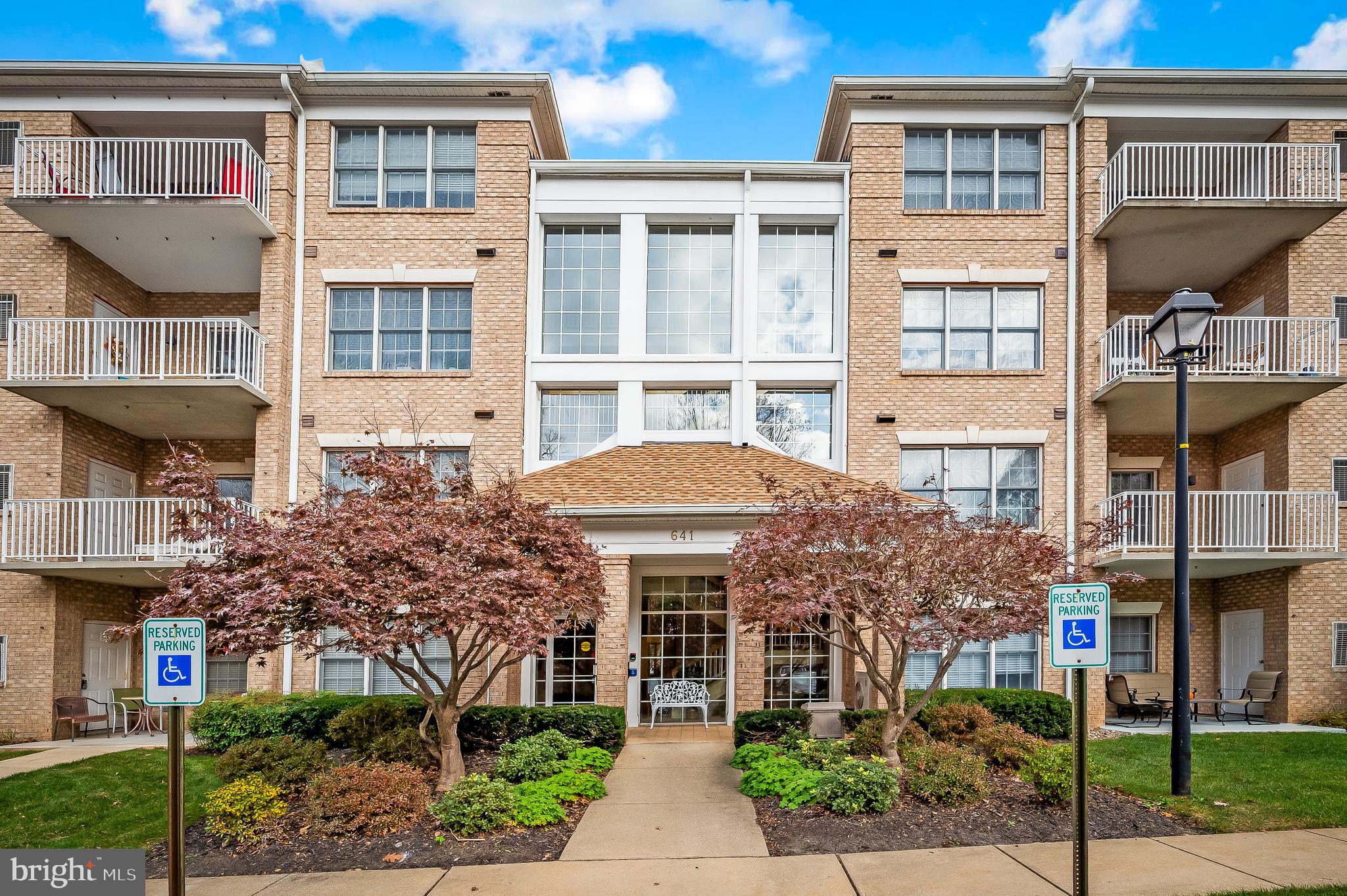 641 Straffan Dr #303