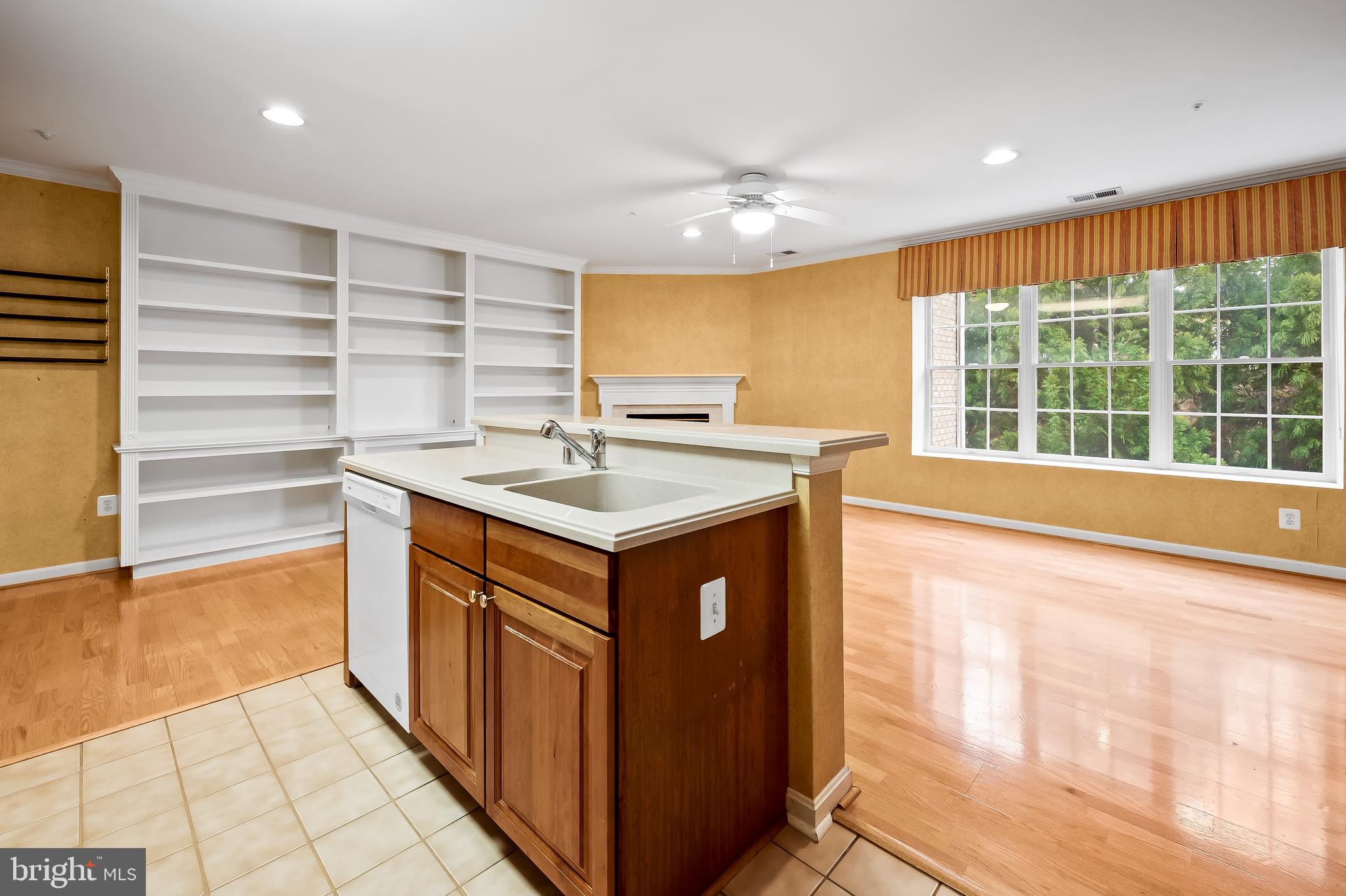 641 Straffan Dr #303