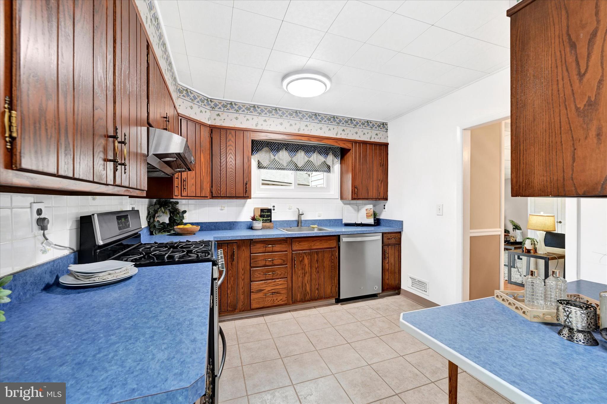 2446 Harwood Rd
