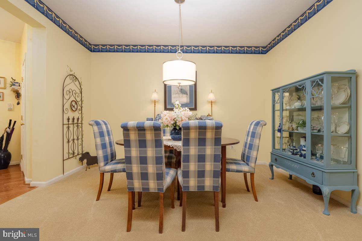 9608-B Amberleigh Ln 9608 Amberleigh Ln #B