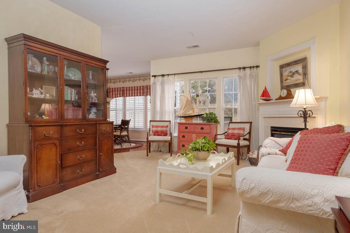 9608-B Amberleigh Ln 9608 Amberleigh Ln #B